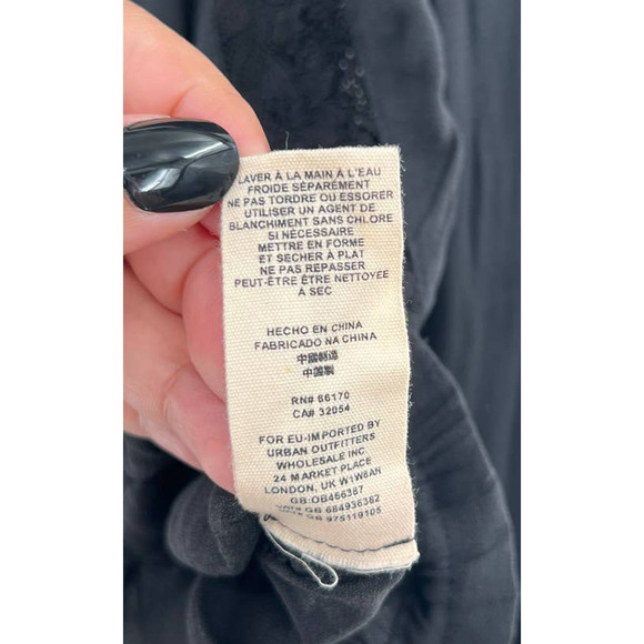 FREE PEOPLE black lightweight peasant style top size XS - Picture 5 of 9